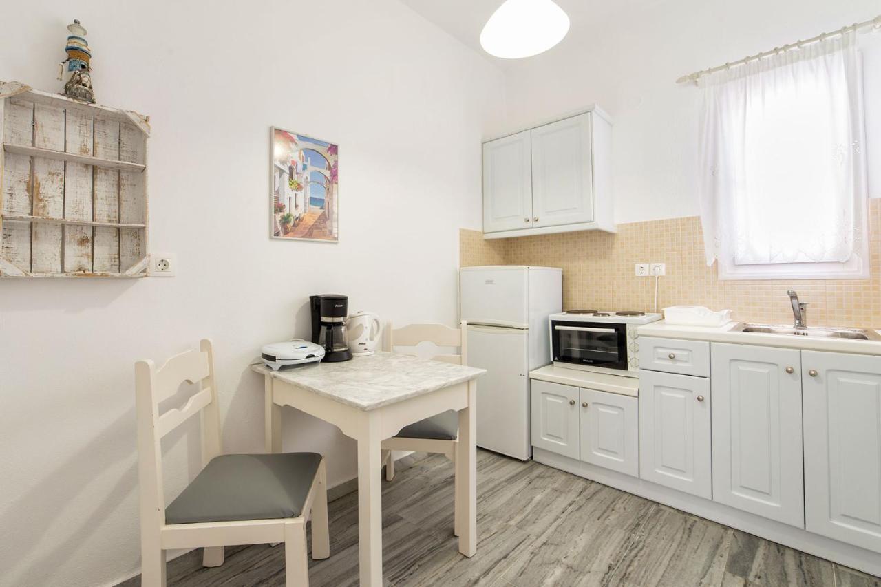 Apartments Tarsa ดริยอส ภายนอก รูปภาพ